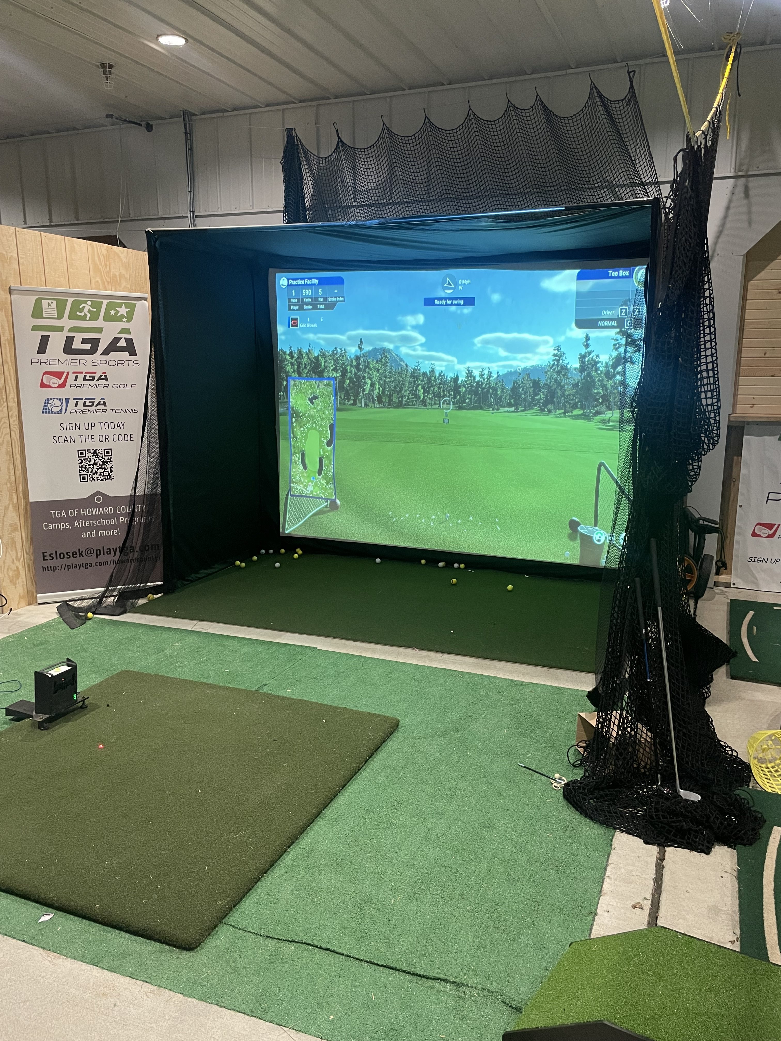 Indoor Simulator, Putting Green and Chipping Pad - Willow Springs Golf ...